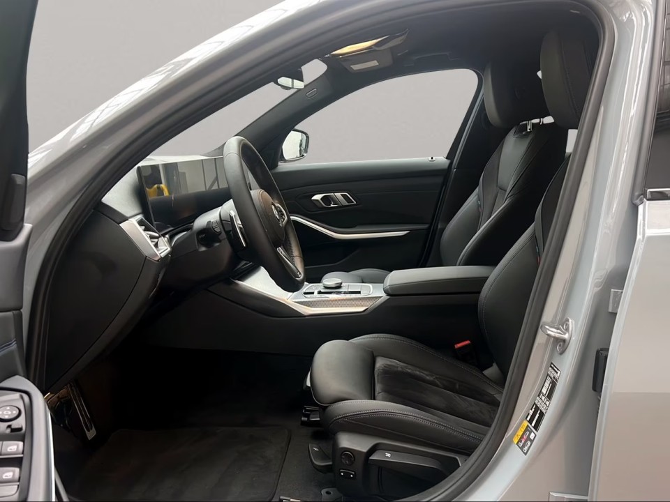 BMW Seria 3 330e xDrive M-Sport - foto 8