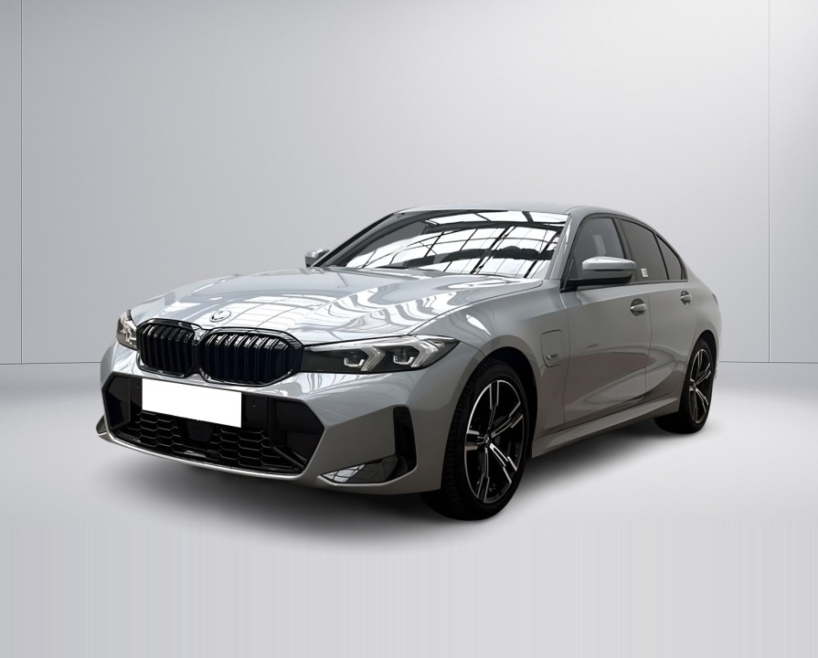 BMW Seria 3 330e xDrive M-Sport - foto 6
