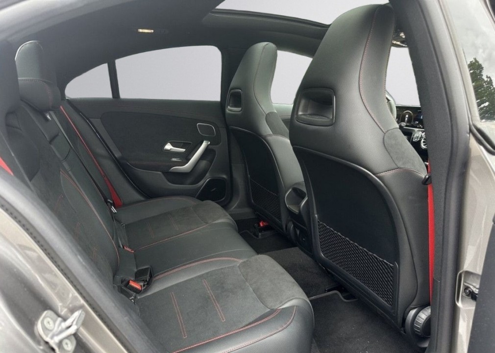 Mercedes-Benz CLA 35 AMG 4MATIC Coupé - foto 18