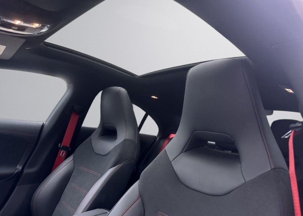 Mercedes-Benz CLA 35 AMG 4MATIC Coupé - foto 17