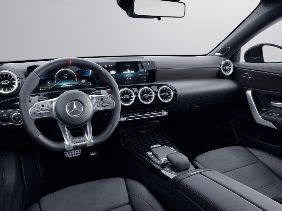 Mercedes-Benz CLA 35 AMG 4MATIC Coupé - foto 14