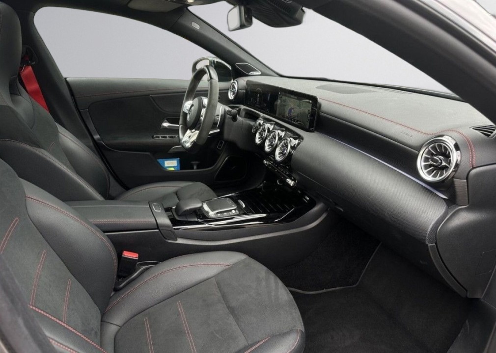 Mercedes-Benz CLA 35 AMG 4MATIC Coupé - foto 13