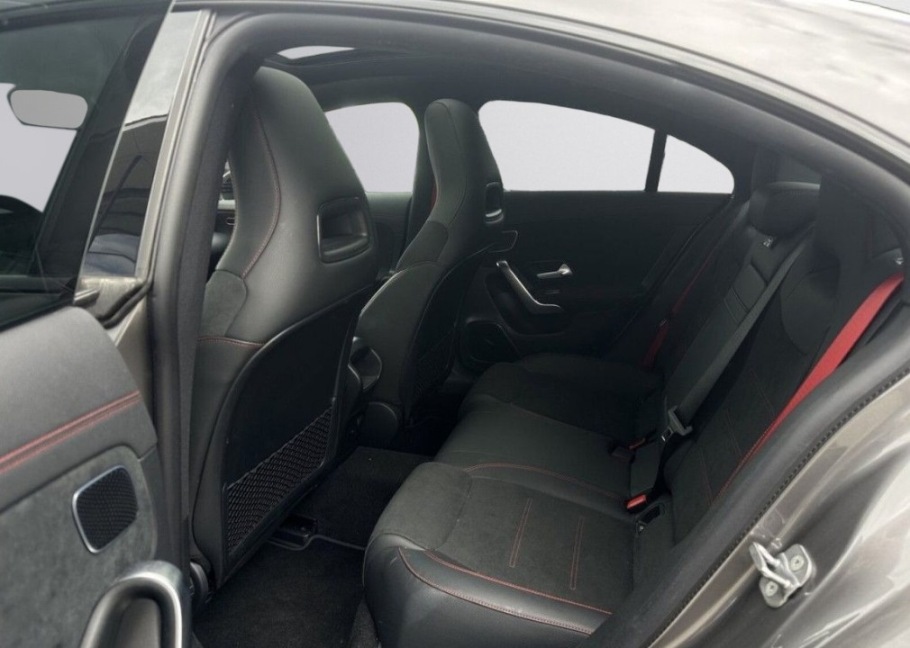 Mercedes-Benz CLA 35 AMG 4MATIC Coupé - foto 19