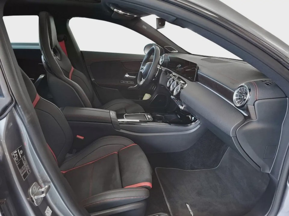 Mercedes-Benz CLA 35 AMG 4MATIC (4)