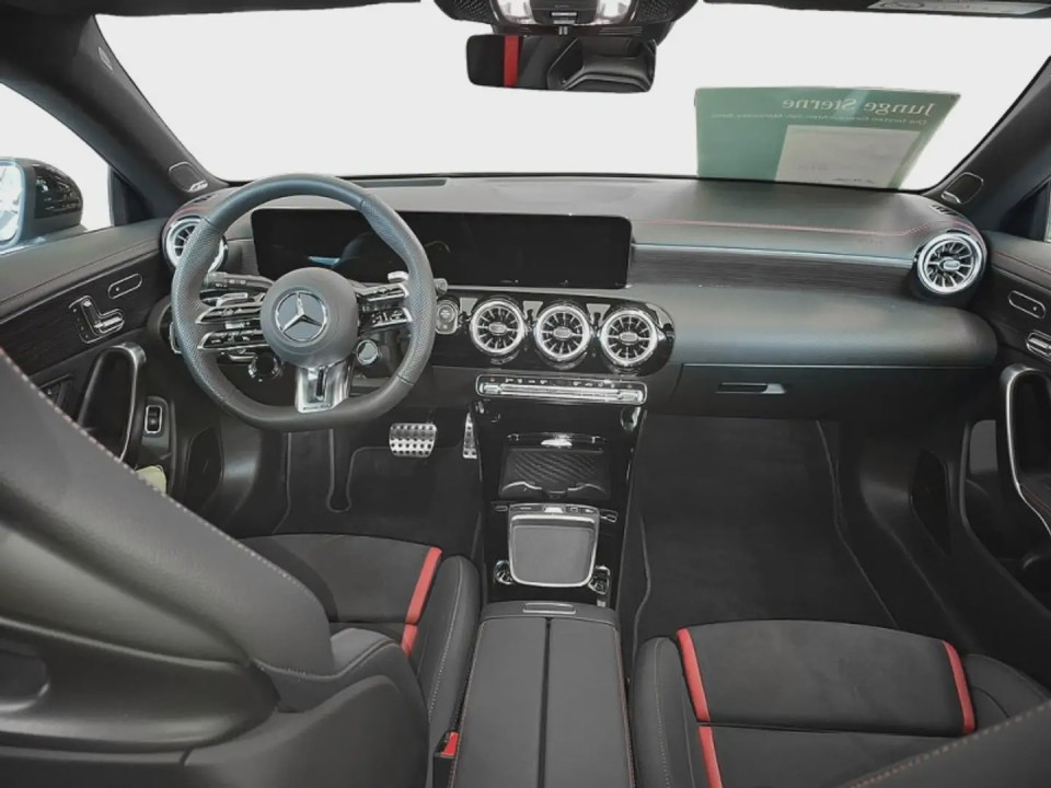 Mercedes-Benz CLA 35 AMG 4MATIC (3)
