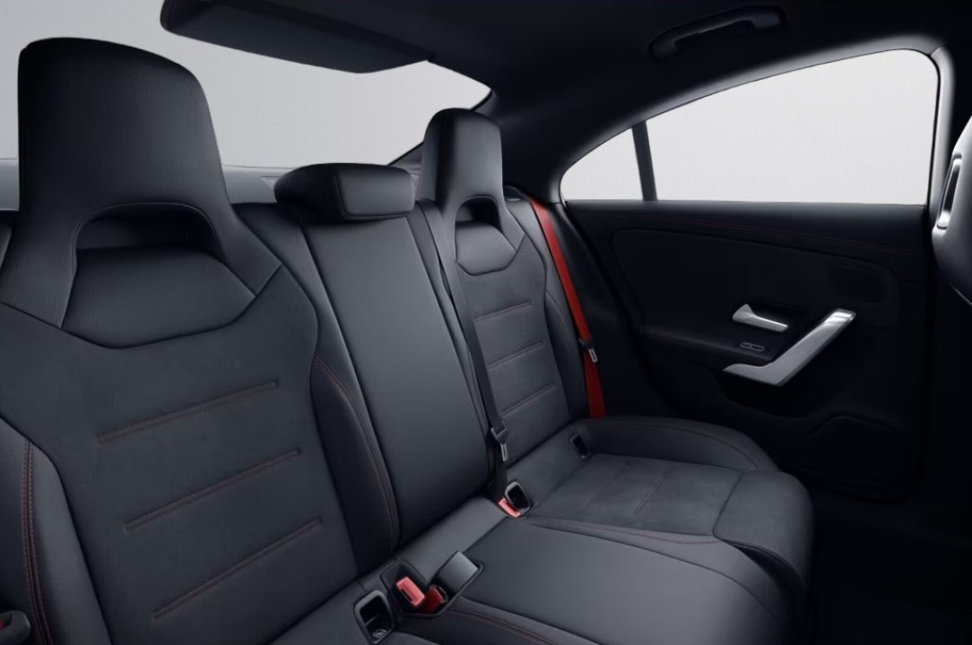 Mercedes-Benz CLA 35 AMG 4MATIC Coupé - foto 7