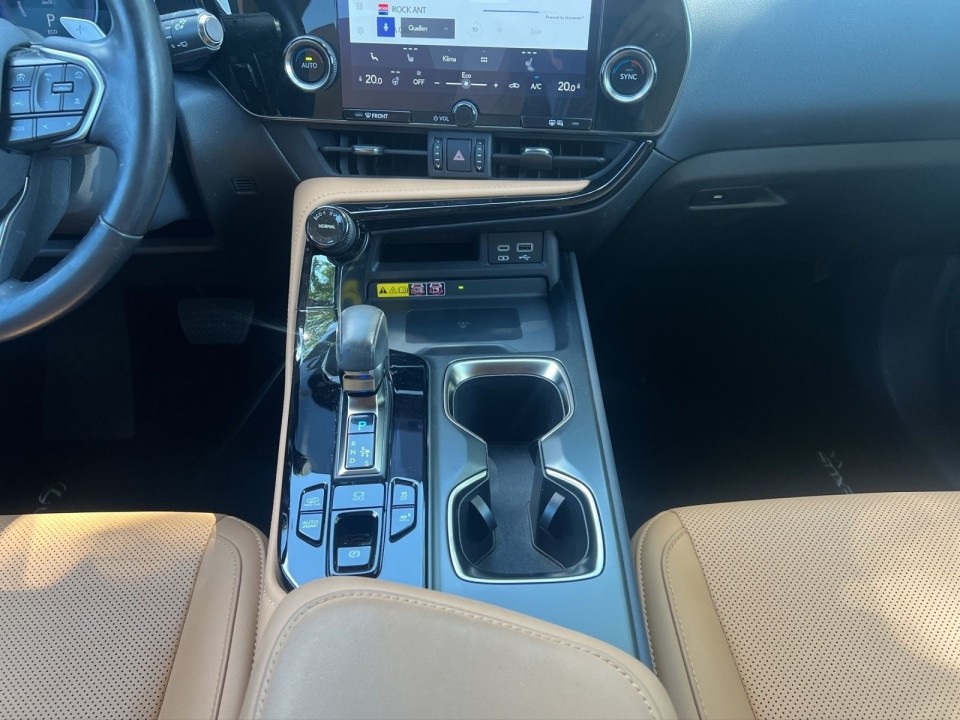 Lexus Seria NX 450h+ - foto 16