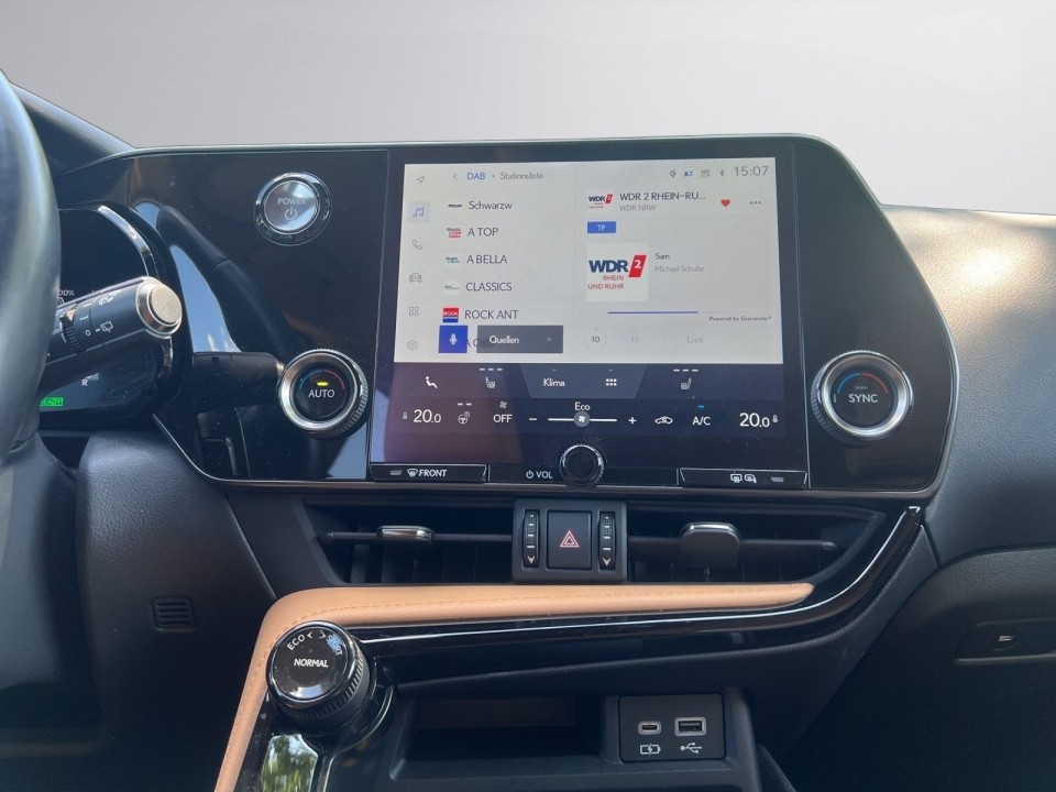 Lexus Seria NX 450h+ - foto 17