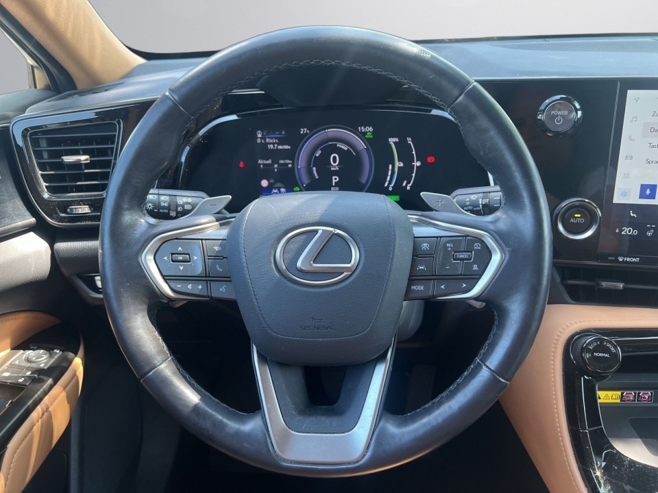 Lexus Seria NX 450h+ - foto 14