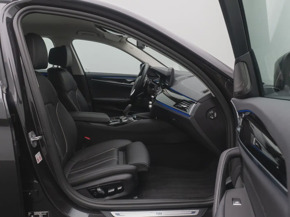BMW Seria 5 530 M-Sport - foto 18