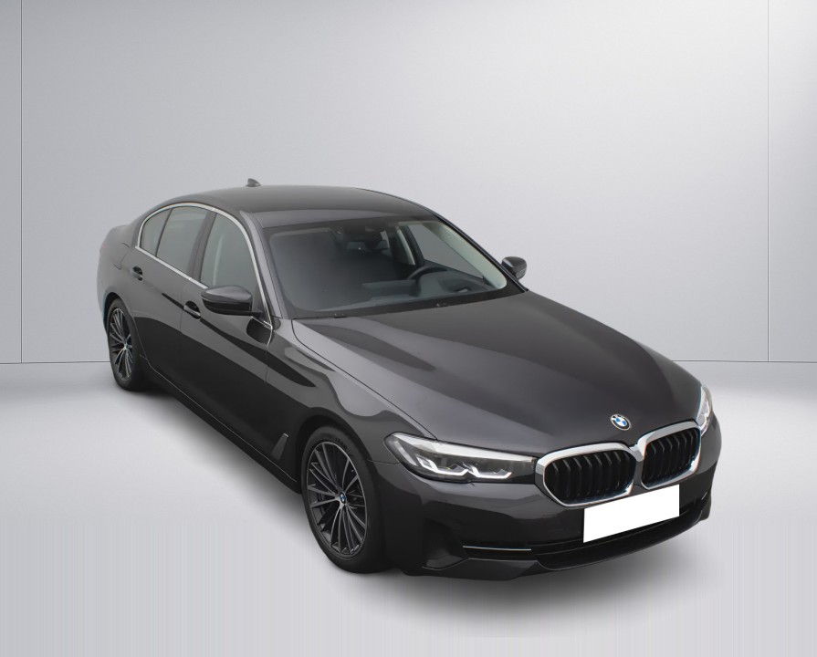 BMW Seria 5 530 M-Sport (2)