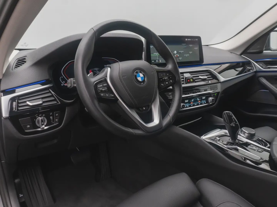BMW Seria 5 530 M-Sport - foto 25