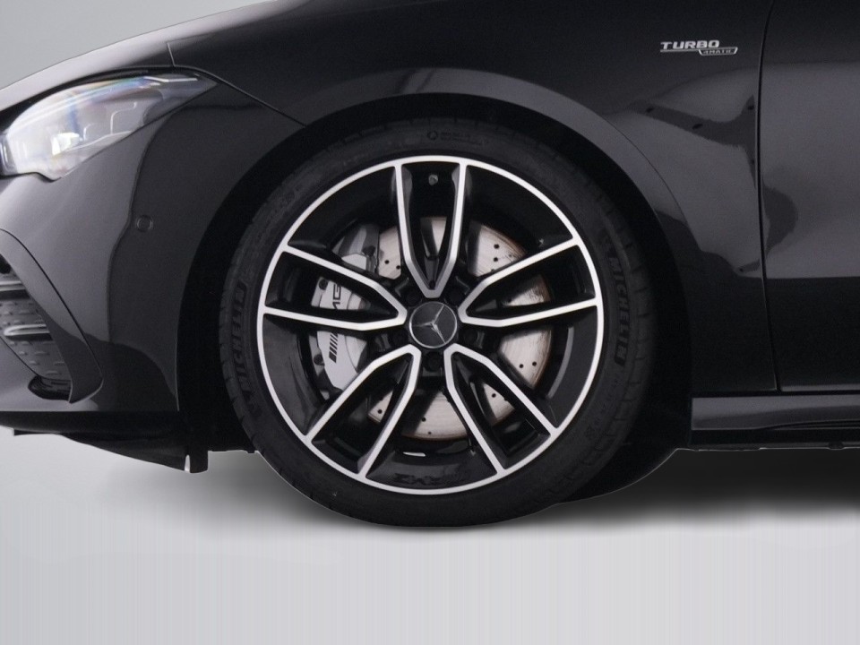 Mercedes-Benz CLA 35 AMG 4MATIC Coupé - foto 19