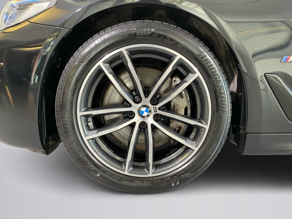 BMW Seria 5 530d xDrive M-Sport - foto 16