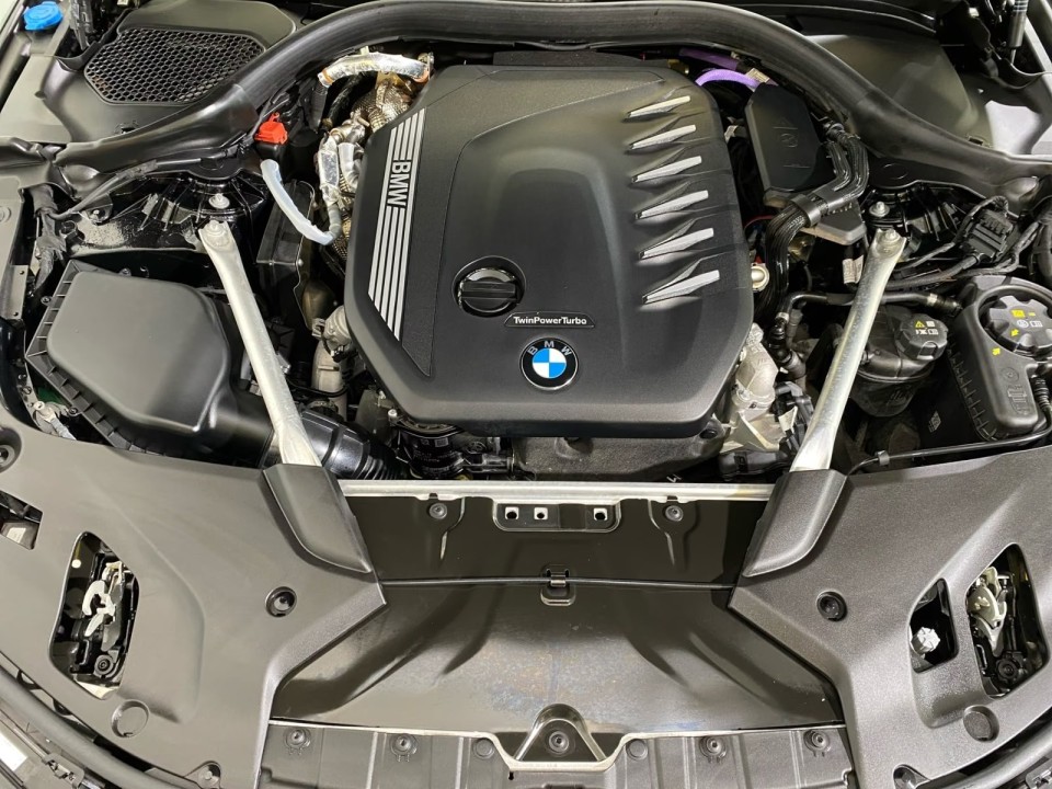 BMW Seria 5 530d xDrive M-Sport - foto 15