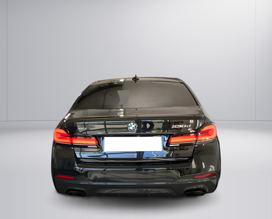 BMW Seria 5 530d xDrive M-Sport (4)