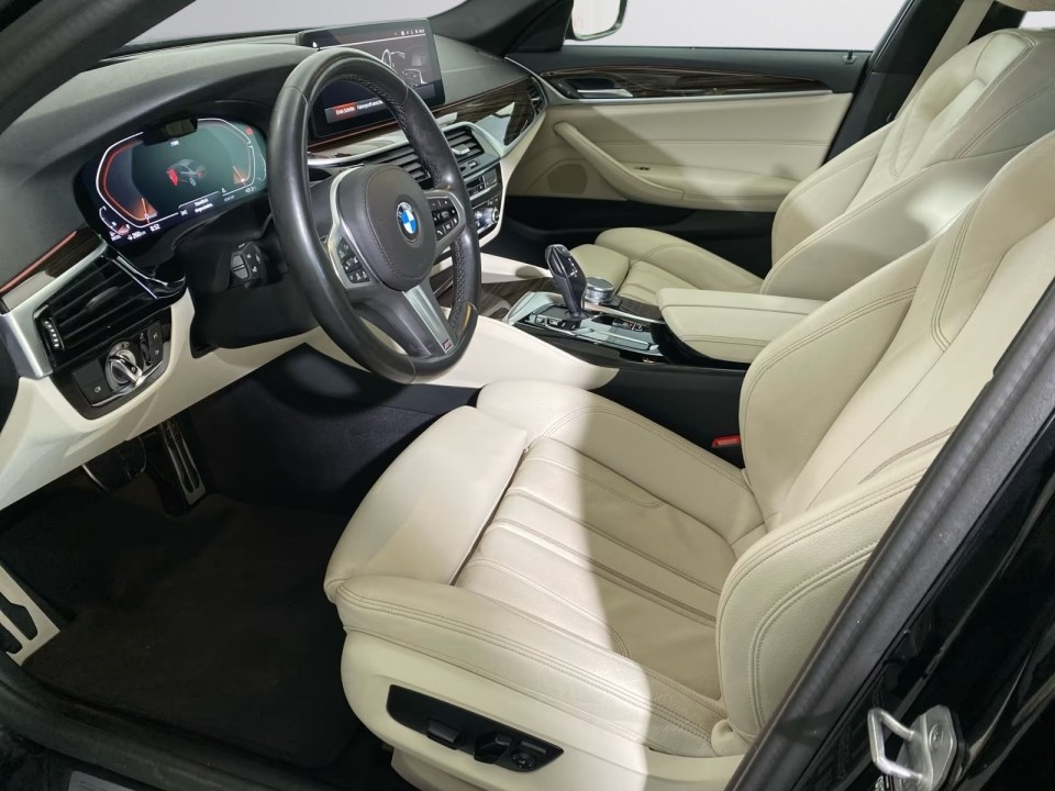 BMW Seria 5 530d xDrive M-Sport - foto 8