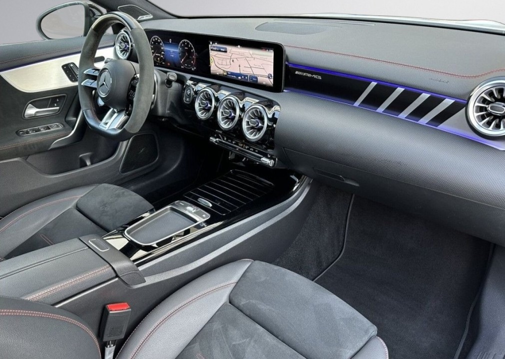 Mercedes-Benz CLA 35 AMG 4MATIC Coupé - foto 16