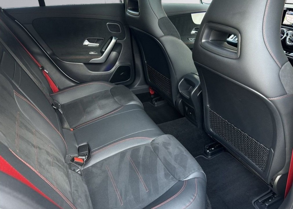 Mercedes-Benz CLA 35 AMG 4MATIC Coupé - foto 23