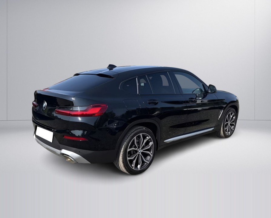 BMW X4 xDrive 30i (2)