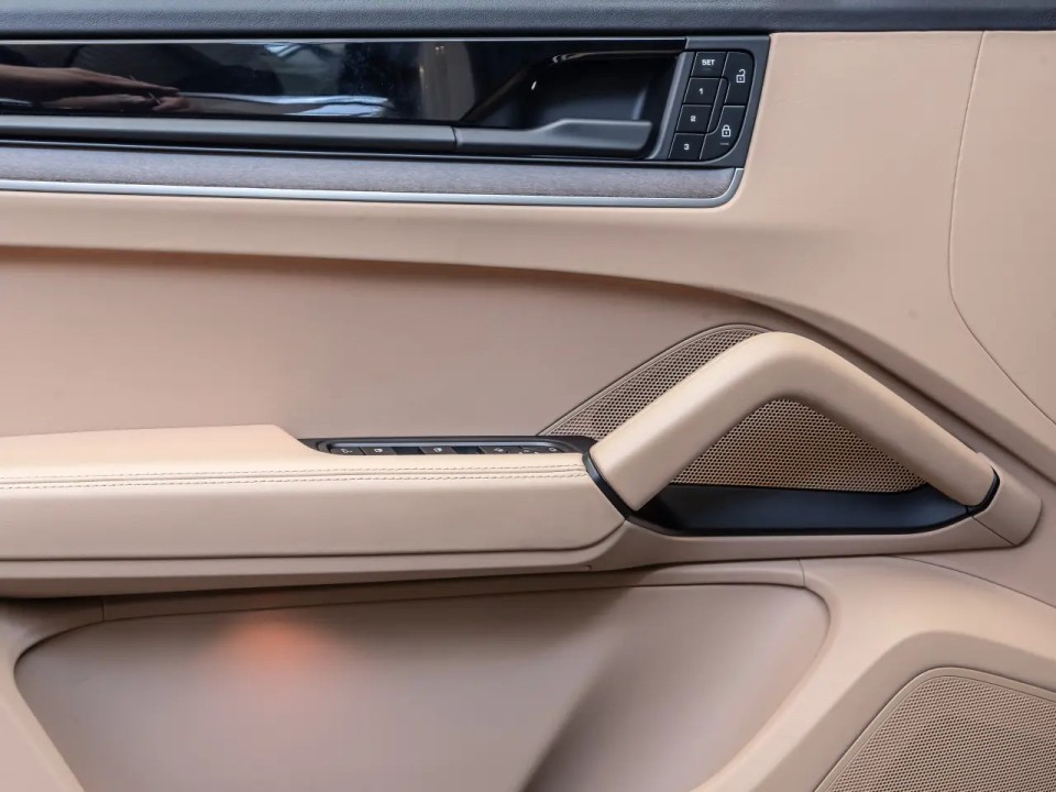 Porsche Cayenne - foto 18