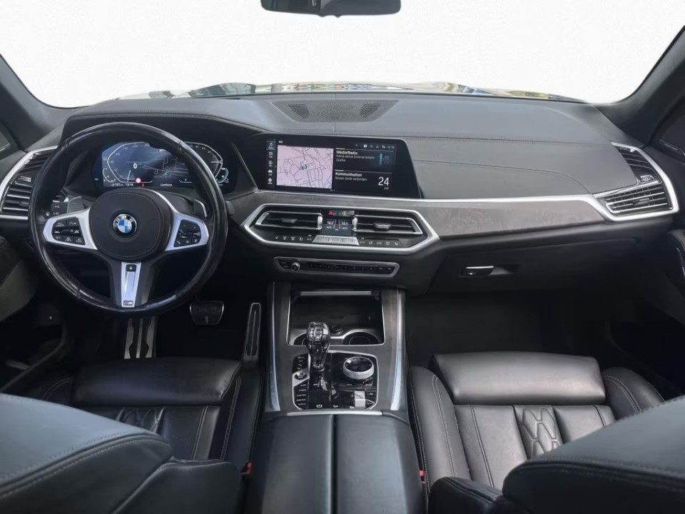 BMW X5 xDrive45e M-Sport (2)