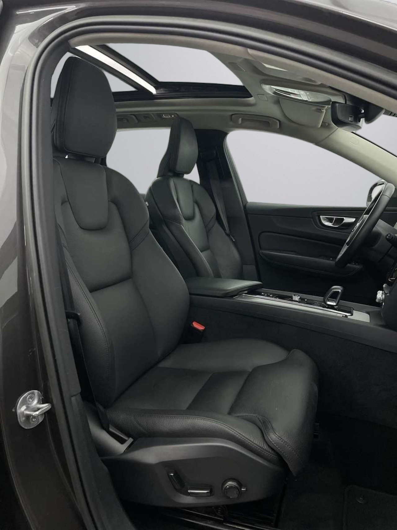 Volvo XC 60 Volvo XC60 B4 D AWD PLUS BRIGHT - foto 8