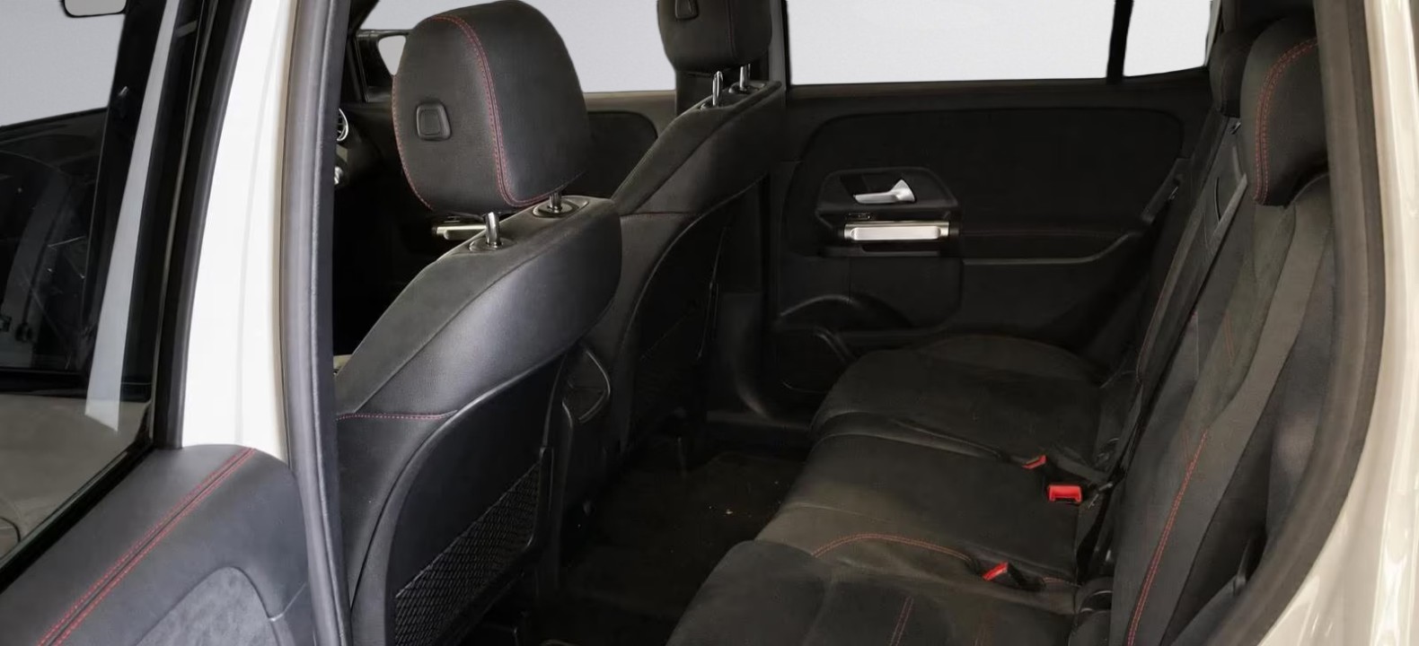 Mercedes-Benz GLB 250 (4)