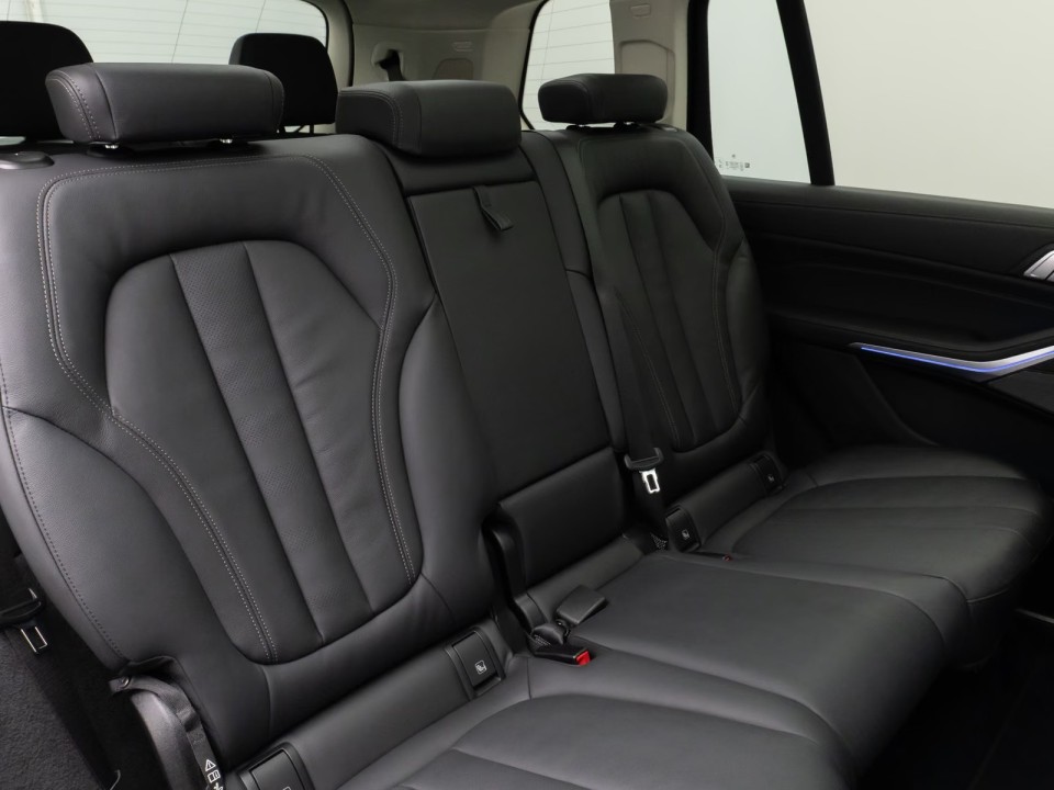 BMW X7 xDrive40d - foto 17