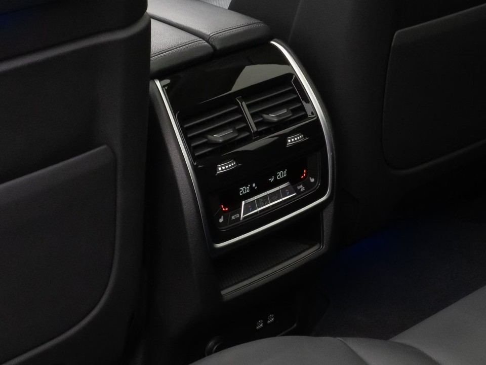 BMW X7 xDrive40d - foto 30