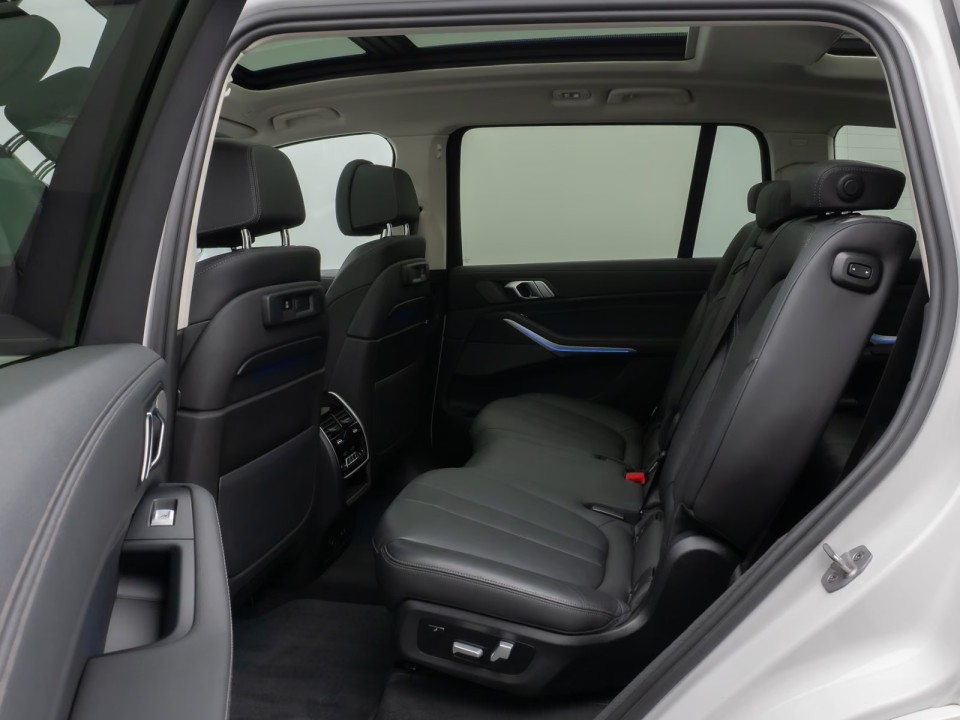 BMW X7 xDrive40d - foto 15