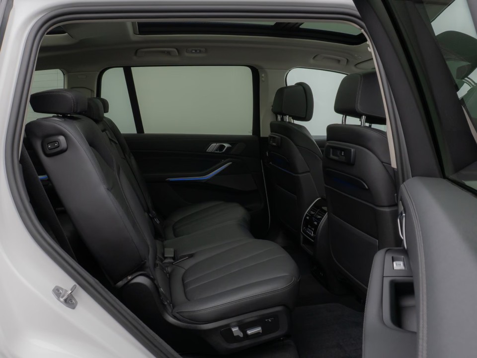 BMW X7 xDrive40d - foto 18