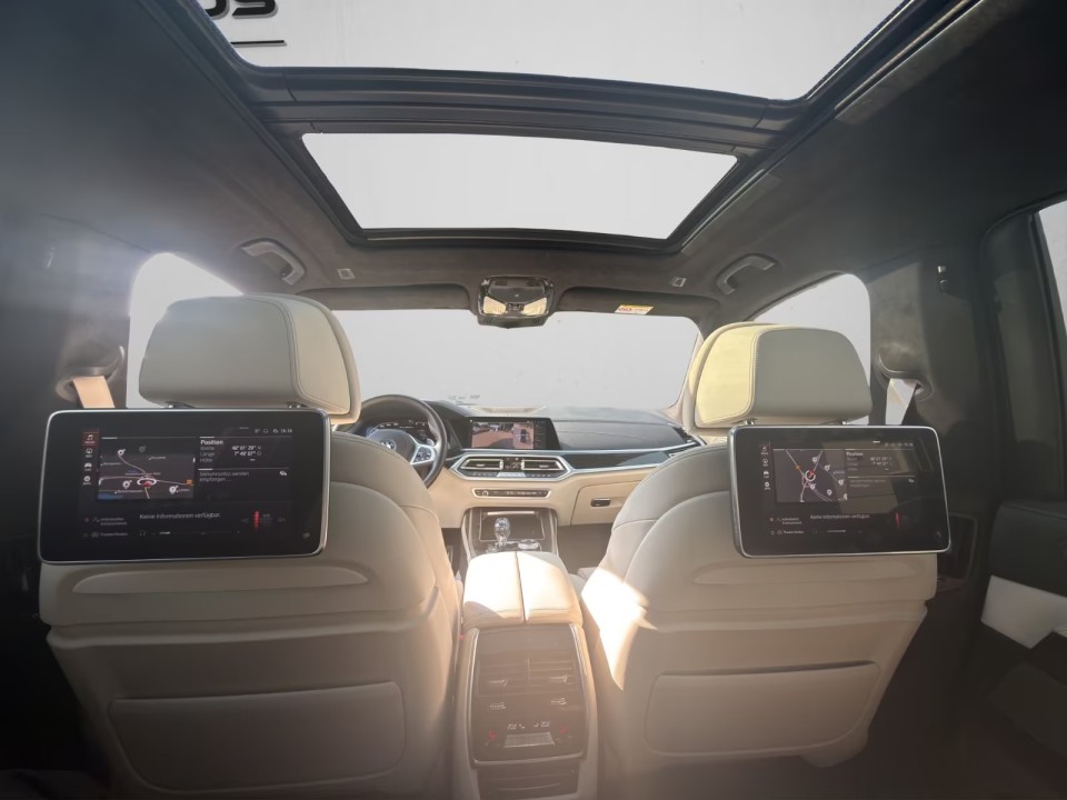 BMW X7 M50i xDrive - foto 18