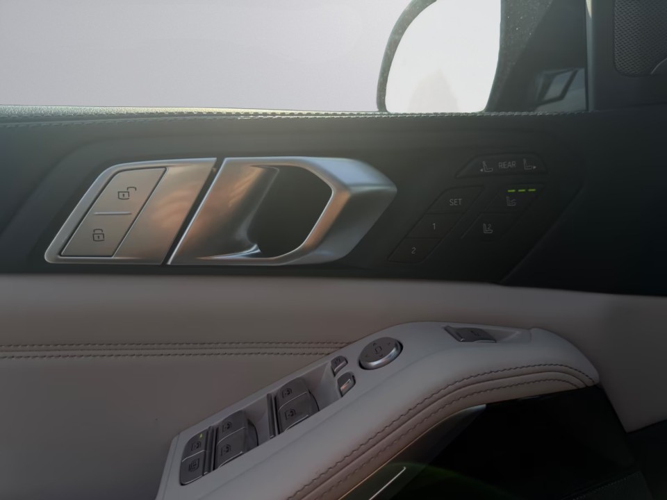 BMW X7 M50i xDrive - foto 33