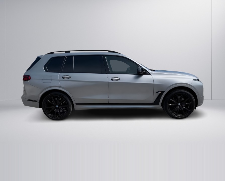 BMW X7 M60i xDrive M-Sport (2)