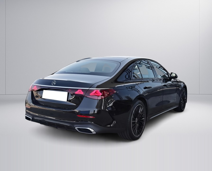 Mercedes-Benz E 220d 4MATIC AMG Line (2)