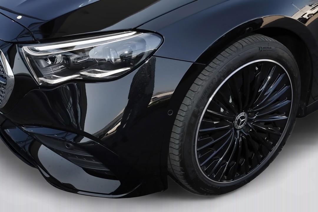 Mercedes-Benz E 220d 4MATIC AMG Line - foto 12