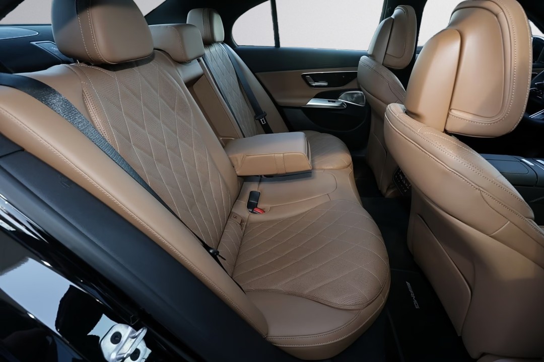 Mercedes-Benz E 220d 4MATIC AMG Line - foto 9
