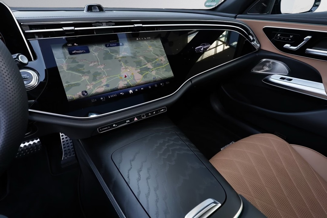 Mercedes-Benz E 220d 4MATIC AMG Line - foto 7