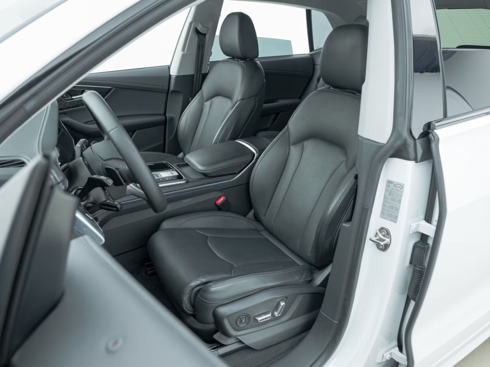 Audi Q8 55 TFSIe quattro - foto 10