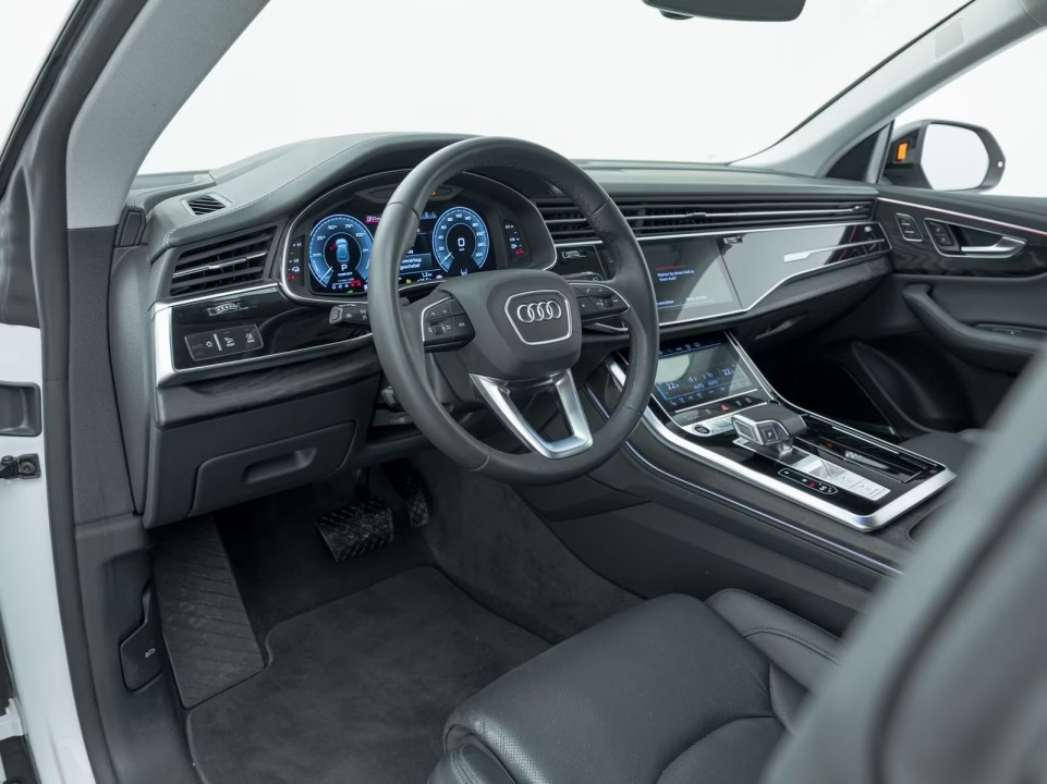 Audi Q8 55 TFSIe quattro - foto 9