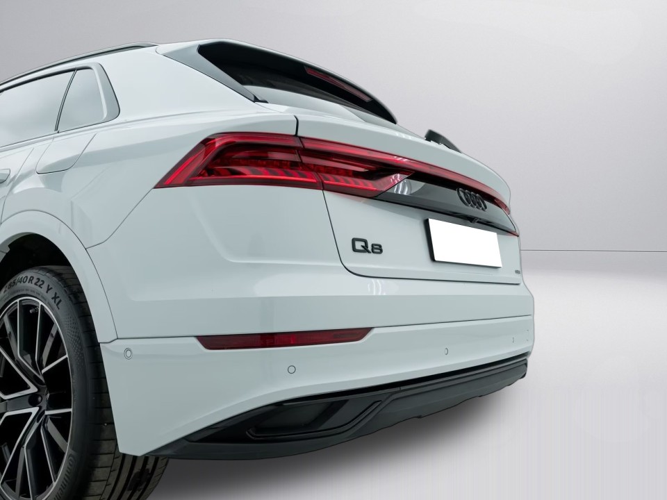 Audi Q8 55 TFSIe quattro - foto 18