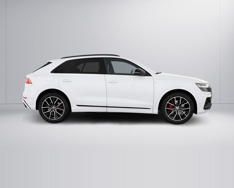 Audi Q8 55TFSI quattro (2)