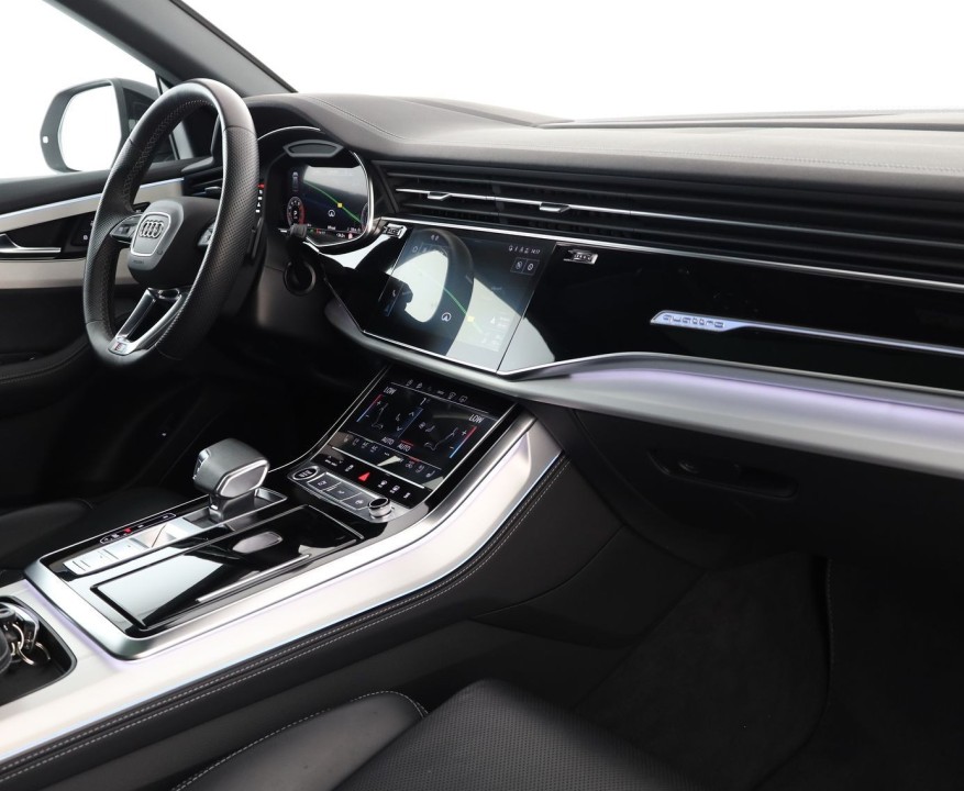 Audi Q8 55TFSI quattro - foto 9