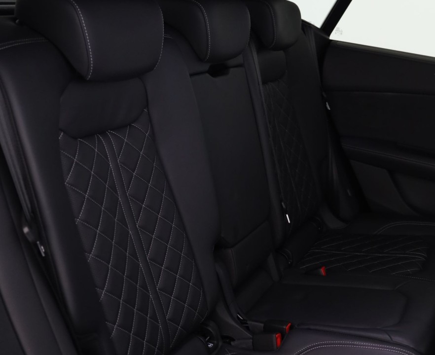Audi Q8 55TFSI quattro - foto 13