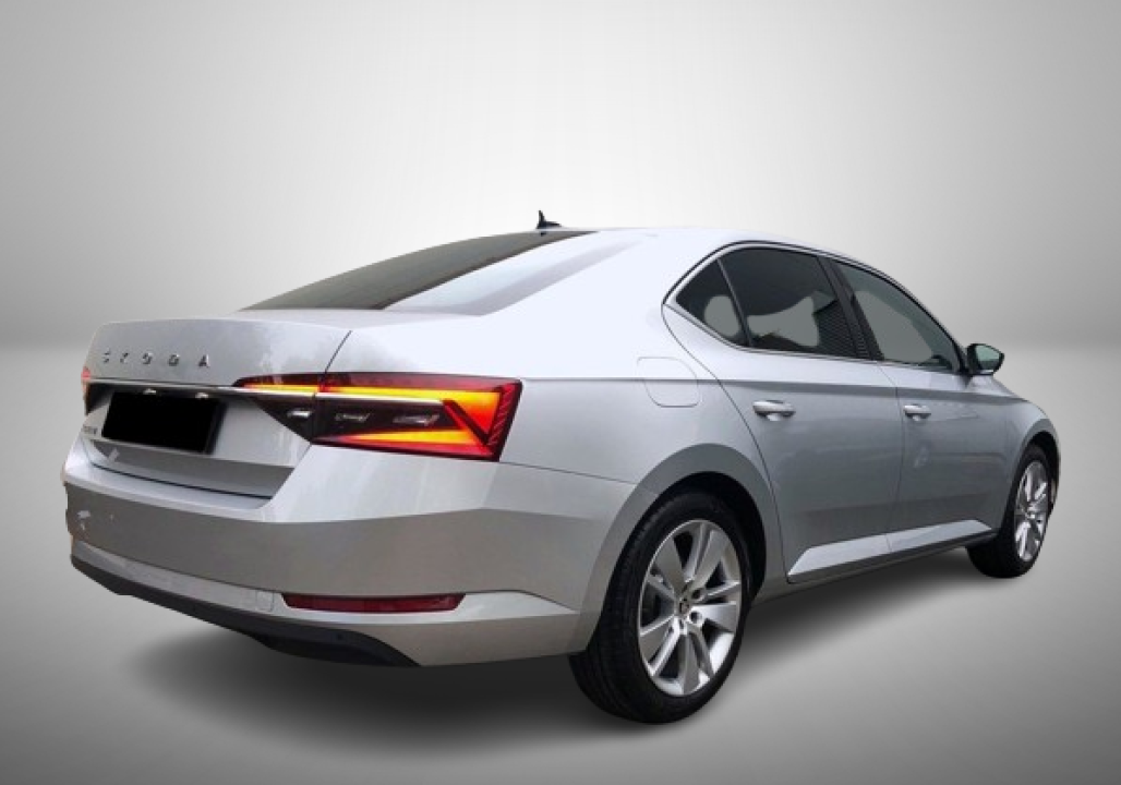 Skoda Superb Style 2.0TDI DSG (2)