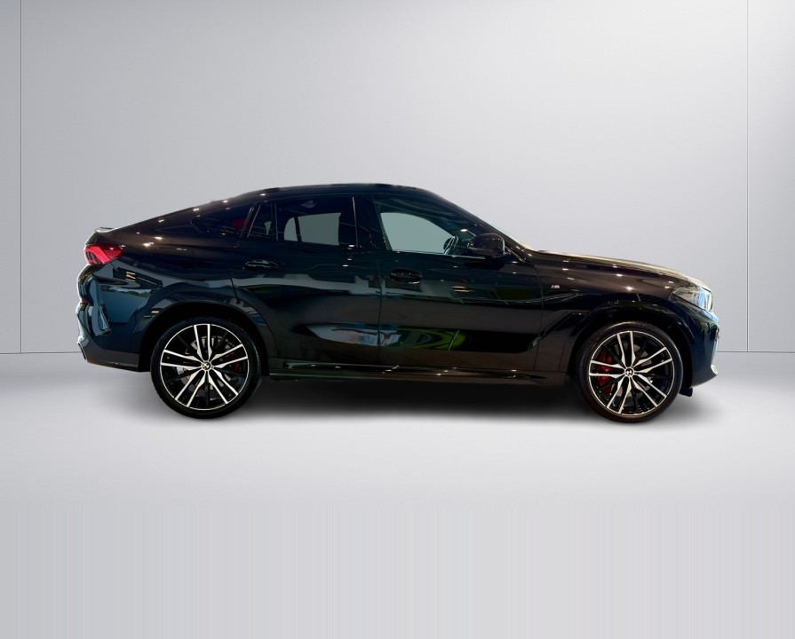 BMW X6 xDrive40d M-Sport (2)