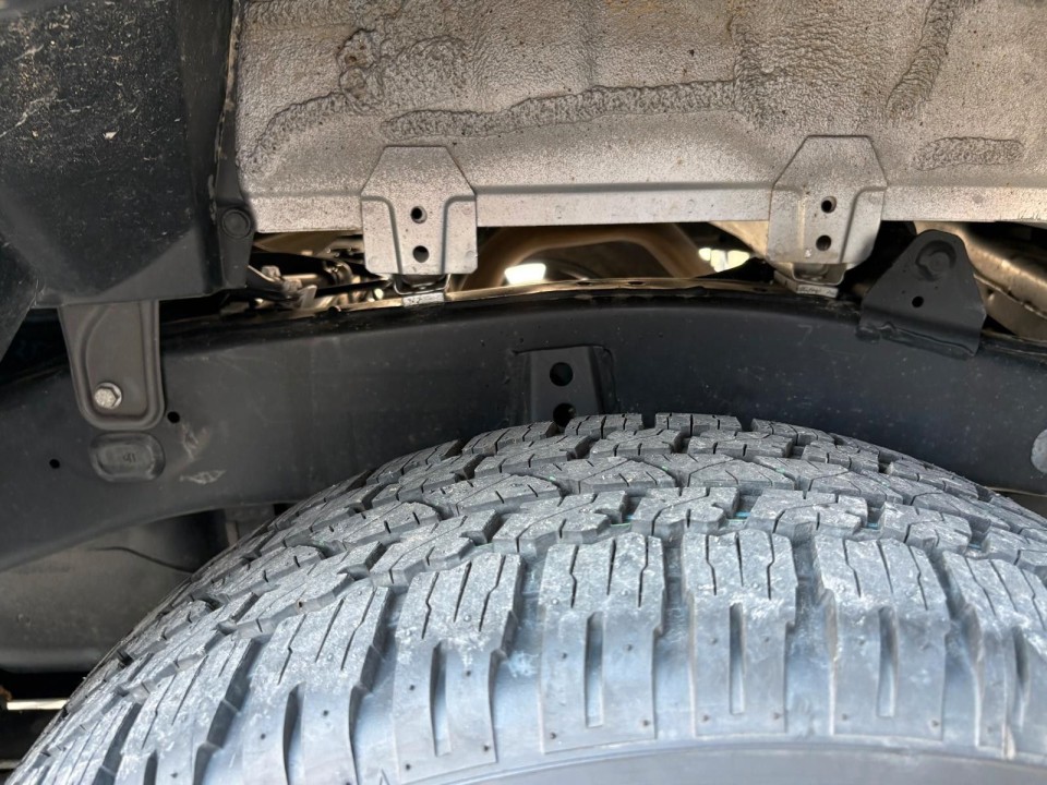 Toyota Hilux - foto 12