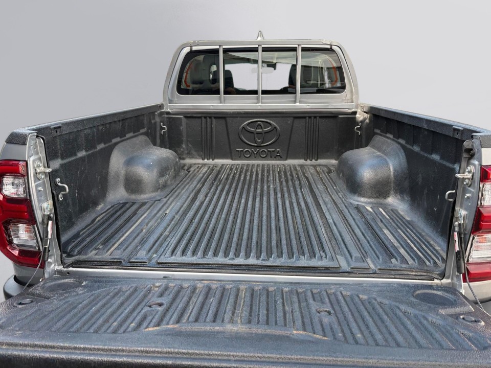 Toyota Hilux - foto 10