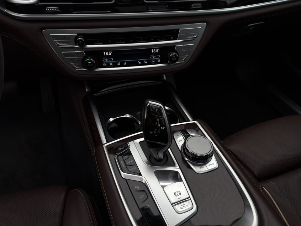 BMW Seria 7 750 xDrive - foto 15